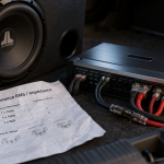 Ampli pour caisson de basse voiture : RMS et impédance (photo coffre)