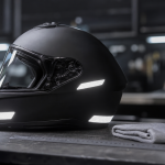 Bande réfléchissante casque moto obligatoire : casque avec bandes rétroréfléchissantes avant arrière côtés